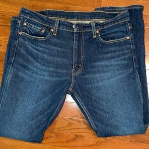 Selling 513 Levi Men’s Jeans W:33 L:30 (previously worn but good condition)